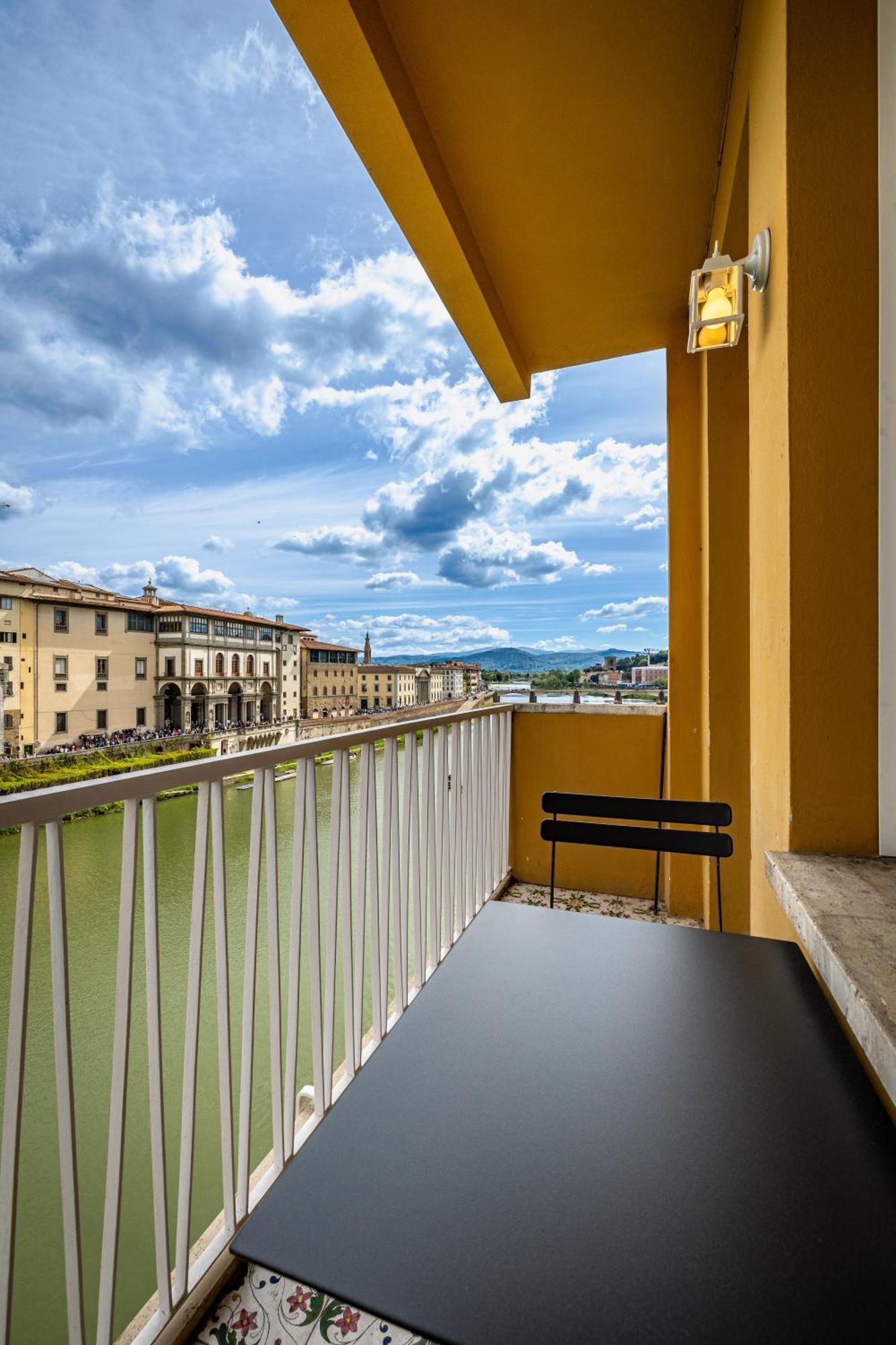 Apartamento Yd Balcony On Pontevecchio View Florencia Exterior foto